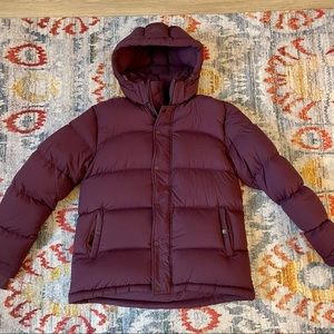 Aritzia Super Puff original Burgundy/Maroon Excellent Condition Read Details